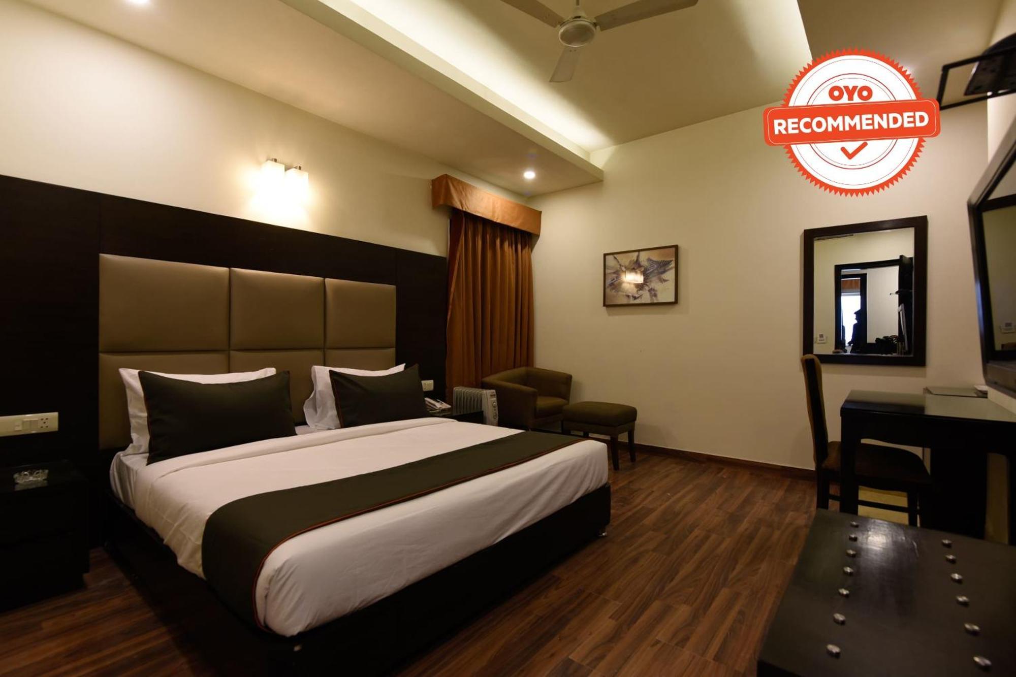 Hotel O Venkata Sai Sadan Mathrusree Nagar Kondapur  Экстерьер фото