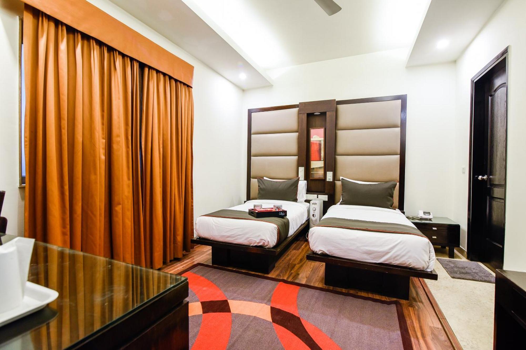 Hotel O Venkata Sai Sadan Mathrusree Nagar Kondapur  Экстерьер фото